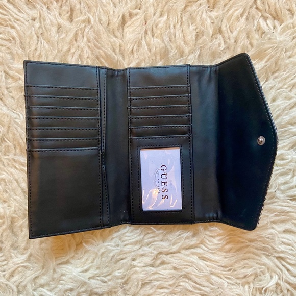 NEW Guess Monogram Wallet - Picture 5 of 5